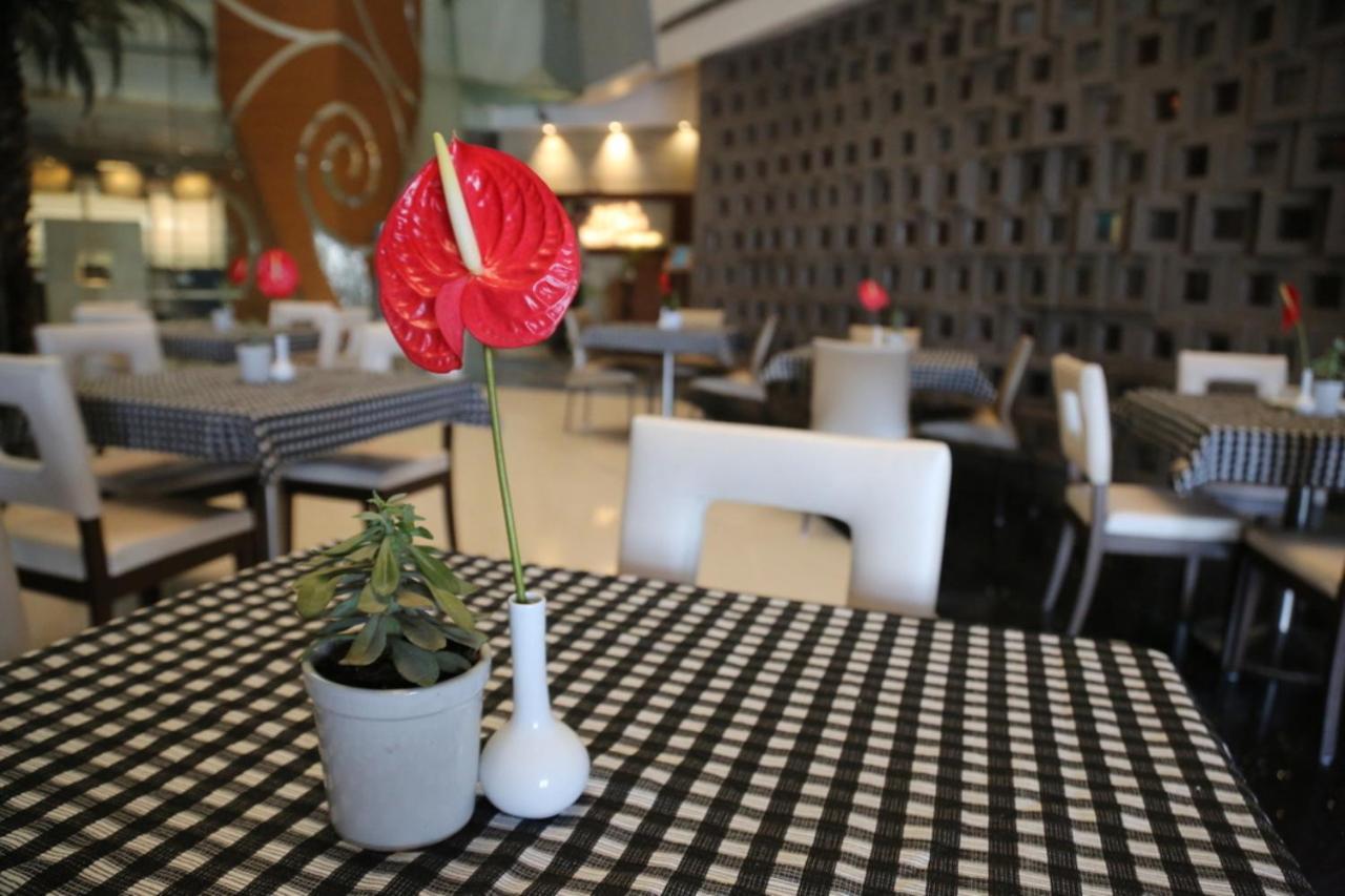 The Regenza By Tunga Hotell Navi Mumbai Eksteriør bilde