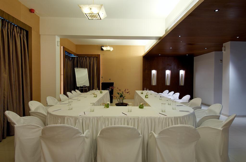 The Regenza By Tunga Hotell Navi Mumbai Eksteriør bilde